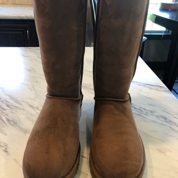 Ugg tall boots - Picture 3 of 7